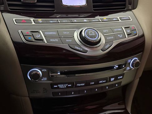 Used 2015 INFINITI Q70 L 3.7 w/ Technology Package image 35