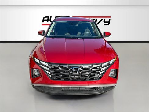 Used 2024 Hyundai Tucson SE image 2