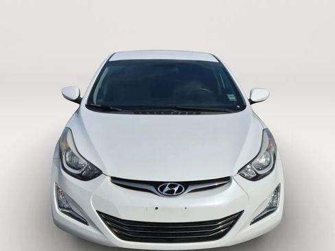 Used 2014 Hyundai Elantra SE w/ Option Group 02 FWD image 2