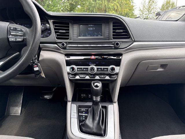 Used 2020 Hyundai Elantra SE FWD image 23