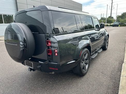 Used 2025 Land Rover Defender 130 X-Dynamic SE AWD/4WD image 5