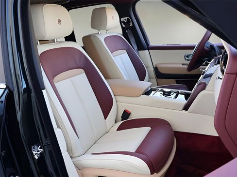 New 2026 Rolls-Royce Cullinan image 27