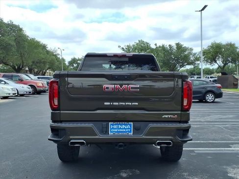 Used 2024 GMC Sierra 1500 AT4 w/ Technology Package AWD/4WD image 7