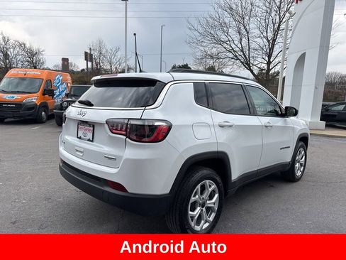 Used 2025 Jeep Compass Latitude AWD/4WD image 7