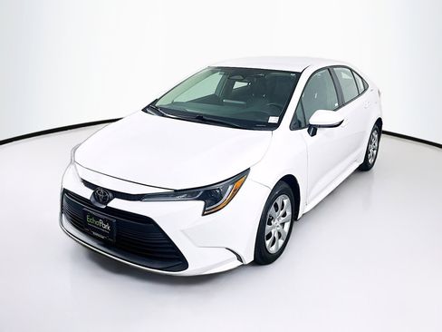 Used 2024 Toyota Corolla LE FWD image 3