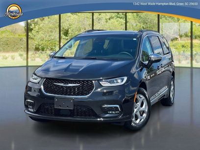 Used 2023 Chrysler Pacifica Limited
