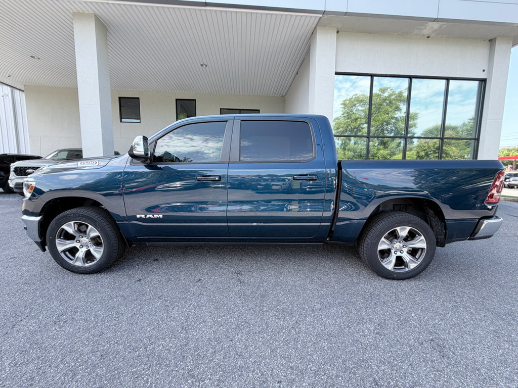 Used 2023 RAM 1500 Laramie AWD/4WD image 5