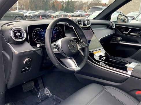 Used 2025 Mercedes-Benz GLC 300 4MATIC image 14