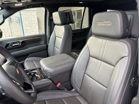 Used 2025 Chevrolet Tahoe High Country image 45