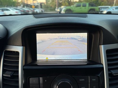 Used 2015 Chevrolet Cruze LT image 23