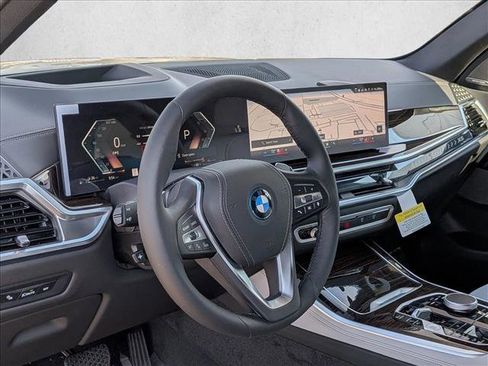 New 2026 BMW X5 xDrive50e image 3