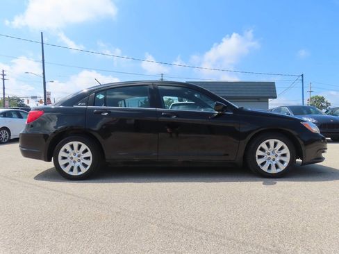 Used 2013 Chrysler 200 LX FWD image 6