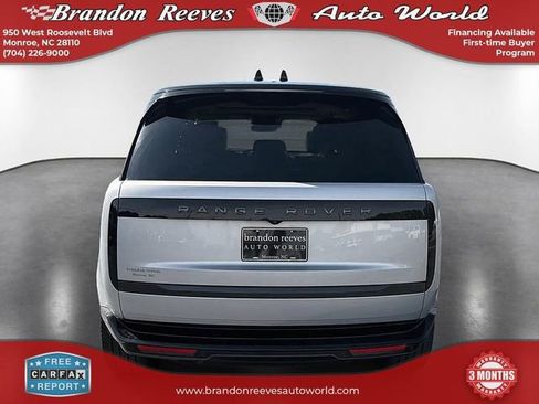 Used 2025 Land Rover Range Rover SE AWD/4WD image 7