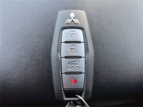 Used 2024 Mitsubishi Outlander SE image 36