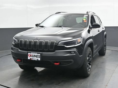 Used 2022 Jeep Cherokee Trailhawk w/ Premium Leather Package AWD/4WD image 6