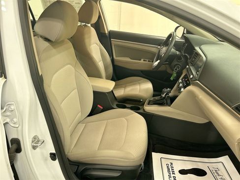Used 2020 Hyundai Elantra SEL image 22