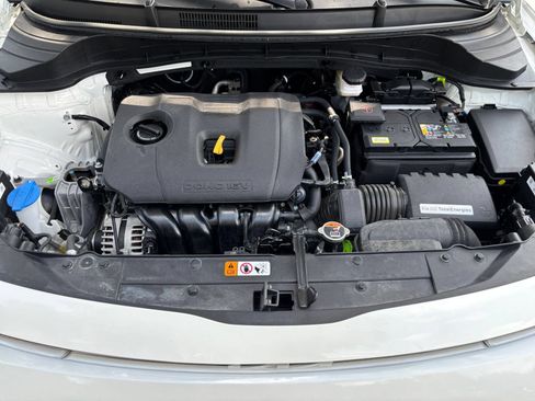 Used 2025 Kia Soul LX w/ LX Technology Package FWD image 29