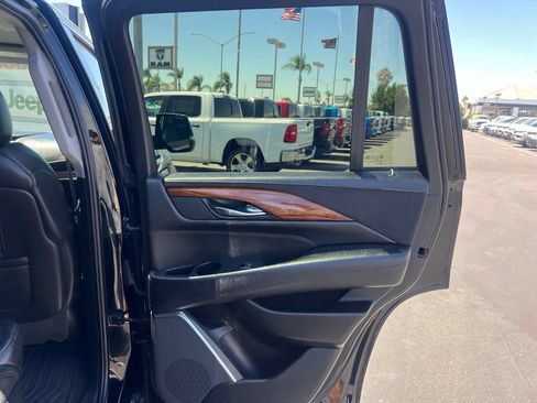 Used 2015 Cadillac Escalade Premium AWD/4WD image 41