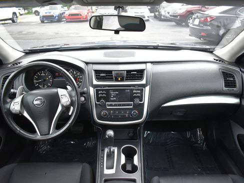 Used 2016 Nissan Altima 3.5 SR image 11