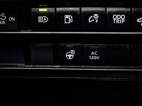 Used 2024 Toyota Tundra Limited image 35