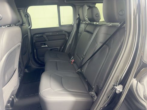 New 2026 Land Rover Defender 110 X-Dynamic SE image 16