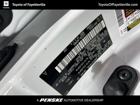 Used 2022 Toyota Highlander XLE FWD image 27
