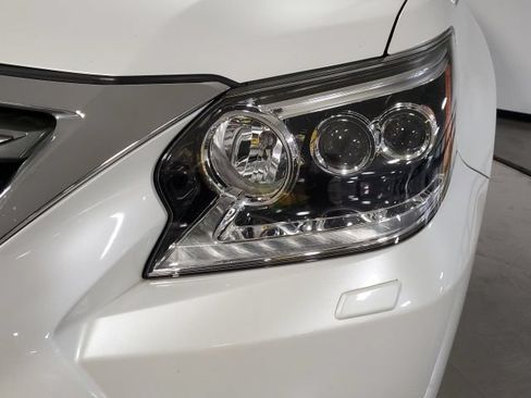 Used 2018 Lexus GX 460 Premium w/ Premium Package AWD/4WD image 30