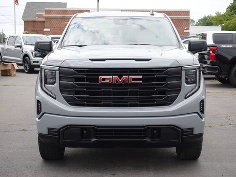 Used 2024 GMC Sierra 1500 Pro w/ Graphite Edition AWD/4WD image 5