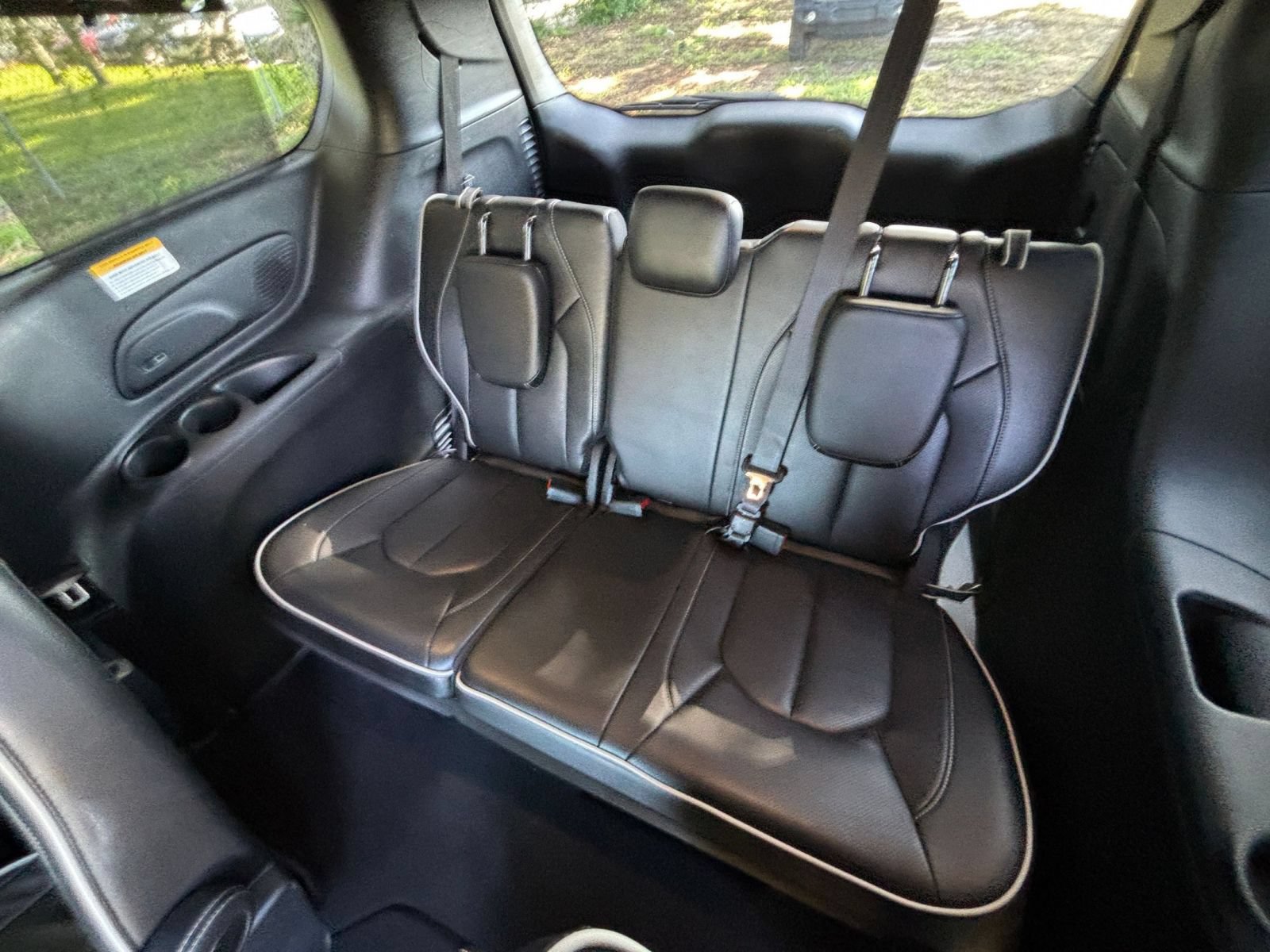 Used 2025 Chrysler Pacifica Limited FWD image 32
