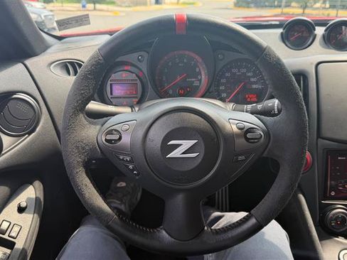 Used 2016 Nissan 370Z NISMO RWD image 23