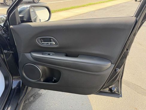 Used 2018 Honda HR-V EX image 20
