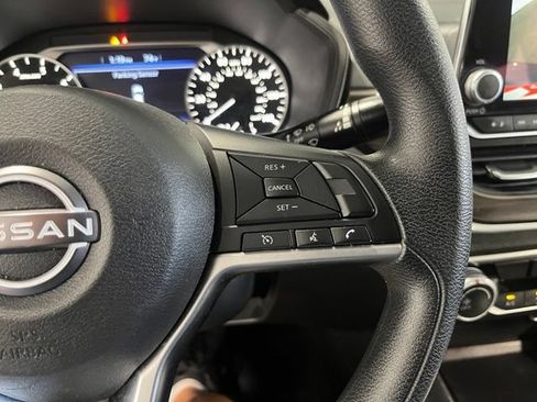Used 2024 Nissan Altima 2.5 SV FWD image 28