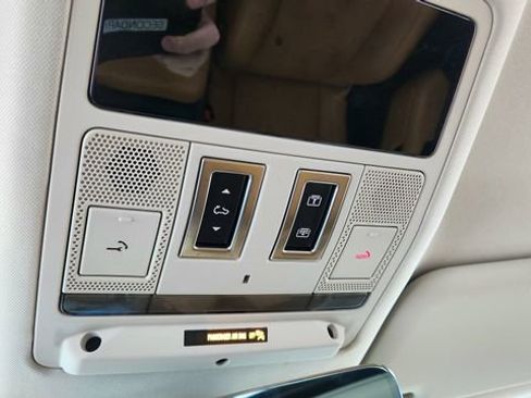 Used 2024 Land Rover Defender 110 SE image 58