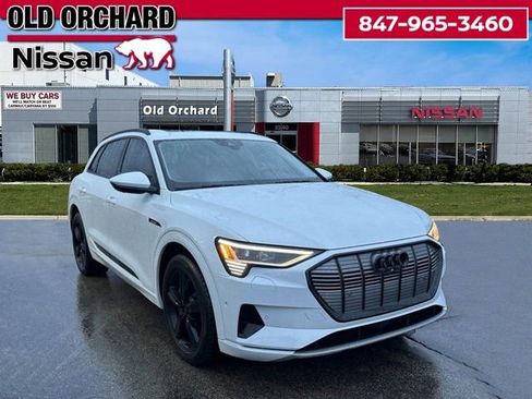 Used 2019 Audi e-tron Premium Plus image 3
