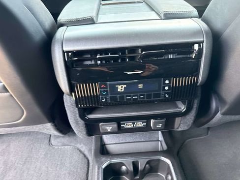 New 2026 Jeep Grand Wagoneer Limited AWD/4WD image 16