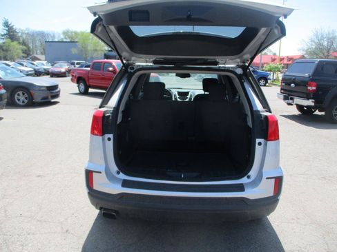 Used 2017 GMC Terrain SLE FWD image 6