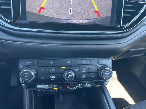 Used 2022 Dodge Durango R/T AWD/4WD image 32
