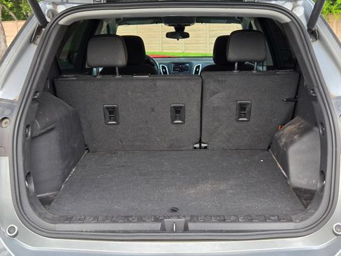 Used 2024 Chevrolet Equinox LT FWD image 24