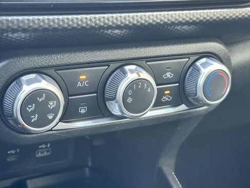 Used 2023 Nissan Kicks SV image 12