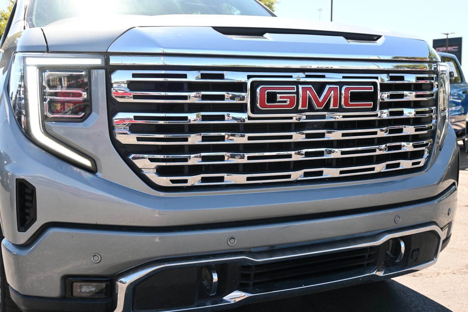 Used 2025 GMC Sierra 1500 Denali AWD/4WD image 5