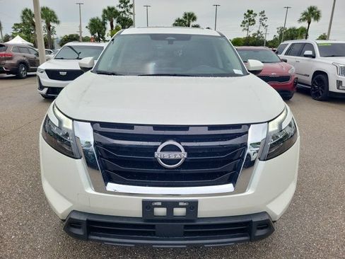 Certified 2023 Nissan Pathfinder SV w/ SV Premium Package AWD/4WD image 7
