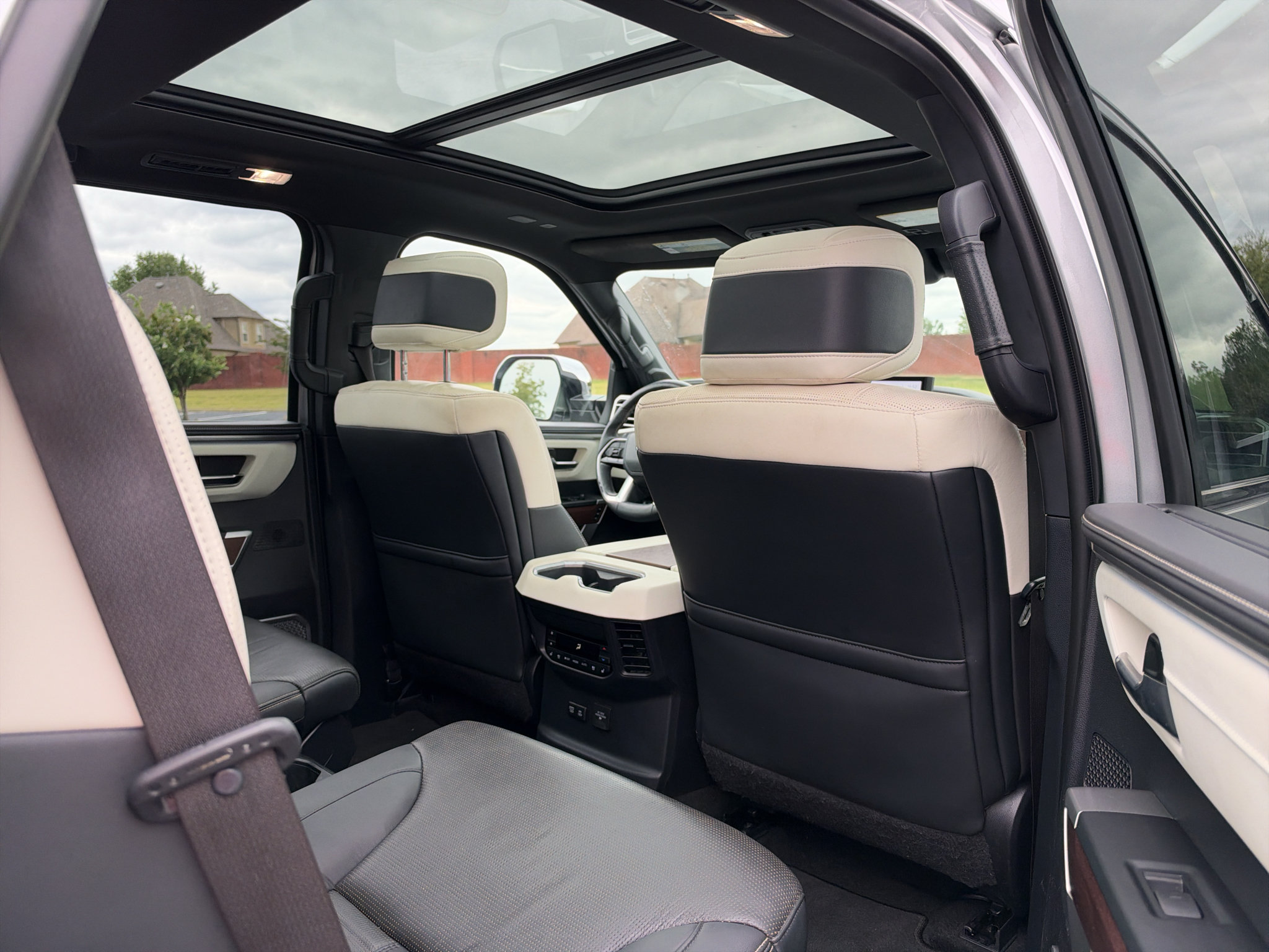 Used 2023 Toyota Sequoia Capstone AWD/4WD image 18