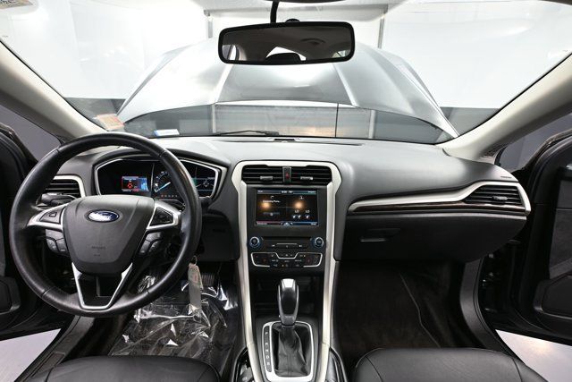 Used 2016 Ford Fusion SE w/ Equipment Group 202A FWD image 21