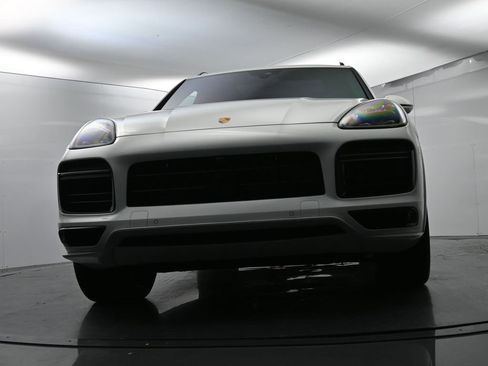 Used 2022 Porsche Cayenne Turbo S image 59