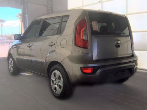 Used 2013 Kia Soul FWD image 6