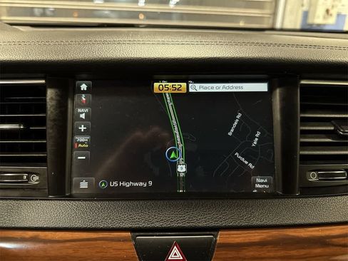 Used 2018 Kia Cadenza Technology image 19