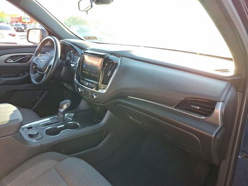 Used 2023 Chevrolet Traverse LT image 11