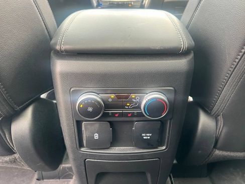 Used 2023 Ford Explorer Limited w/ Limited Technology Package AWD/4WD image 19
