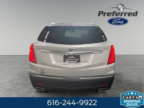 Used 2018 Cadillac XT5 Luxury w/ Driver Awareness Package AWD/4WD image 23