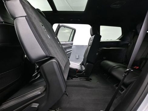 Used 2022 Jeep Grand Cherokee L Overland w/ Advanced Protech Group III image 46